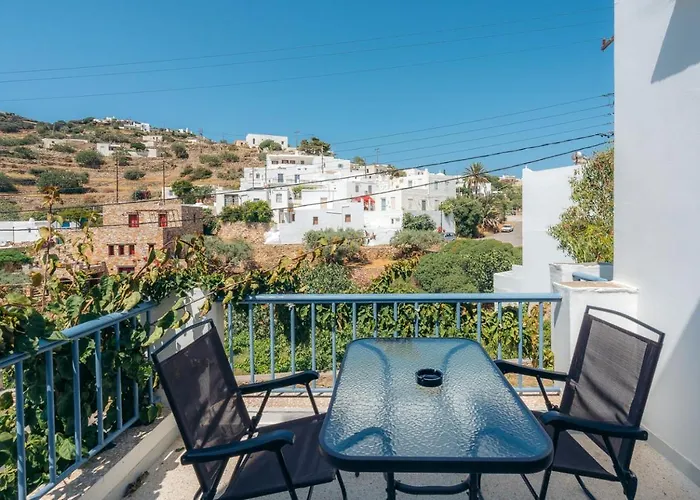 Esmeralda Apartments