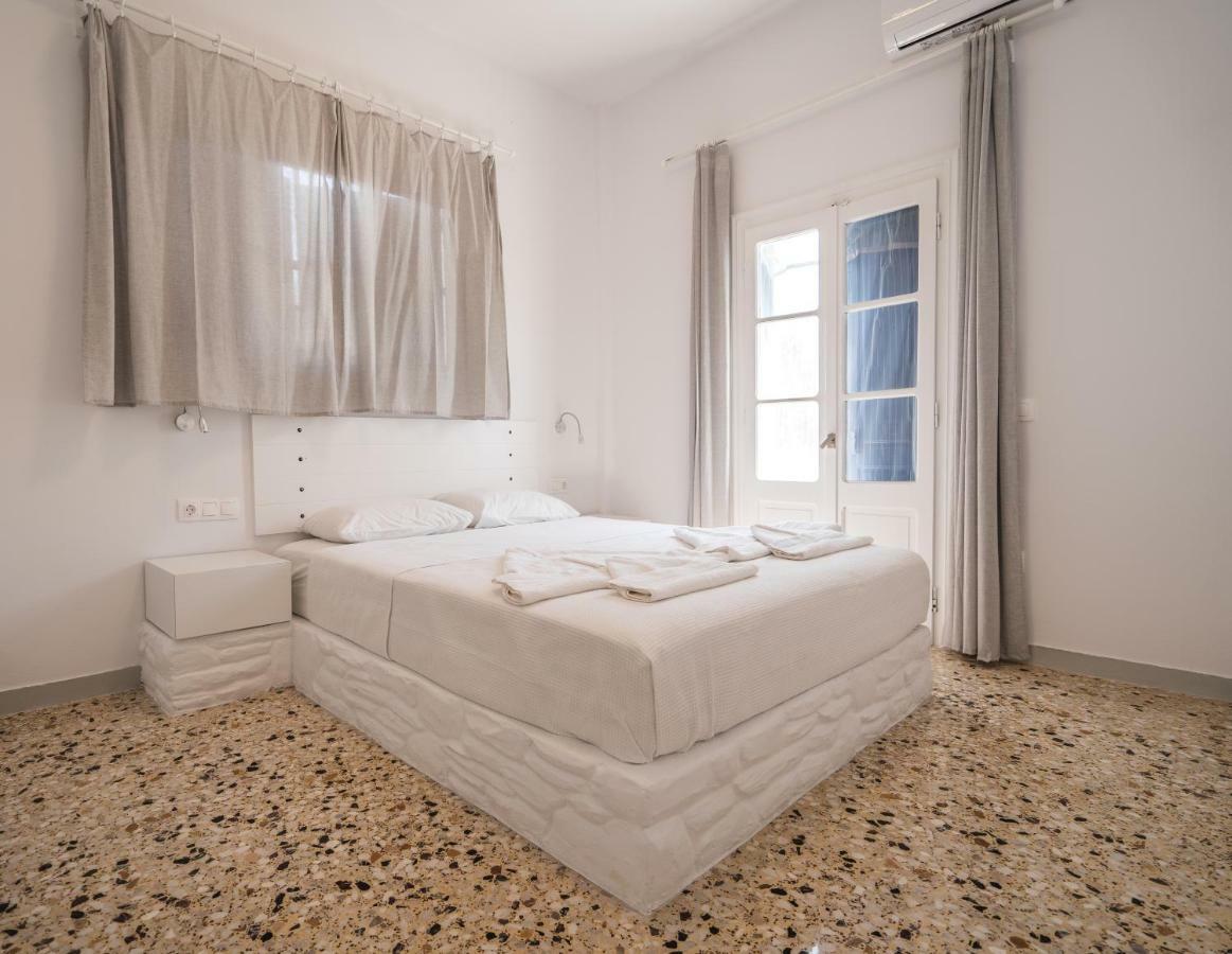 Esmeralda * Apollonia (Sifnos)
